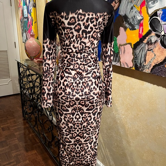 Leopard long sleeve midi dress - Picture 3 of 8